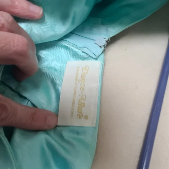 Elegant Aqua Off-Shoulder Gown, Vintage, Made In USA, Union Tag, 80's - Picture 12 of 16